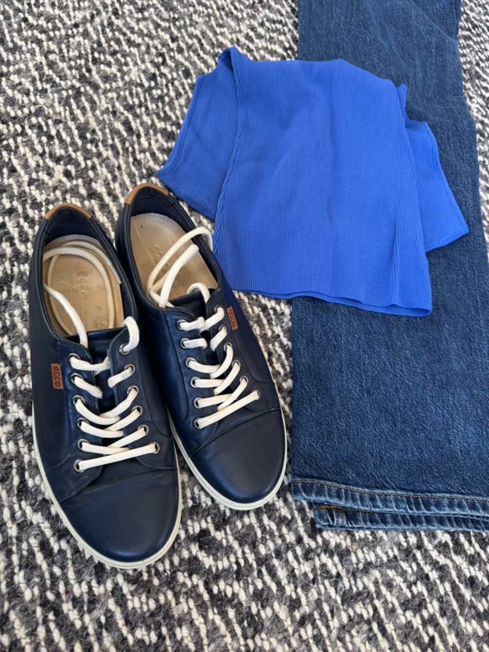 Ecco Soft 7 Navy Leather Casual Sneakers with Cream Laces - Picture 4 of 4